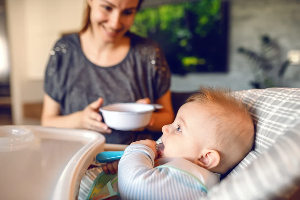 Understanding Newborn Feeding Cues: Signs Your Baby Is Hungry or Full